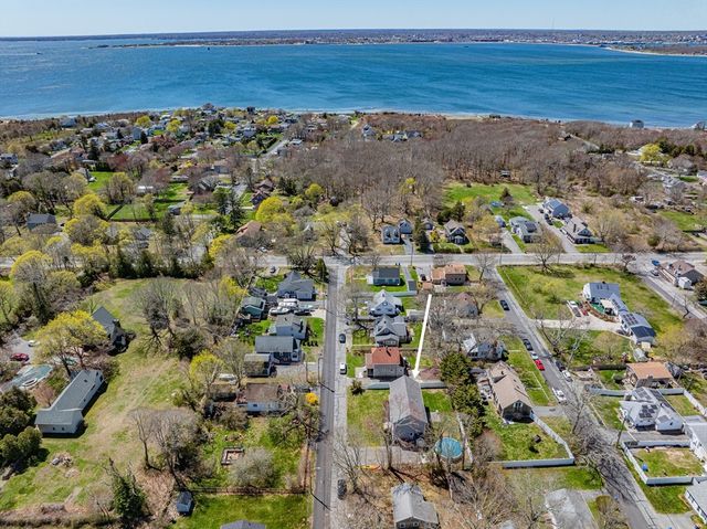 14 Grandview Ave, Fairhaven, MA 02719