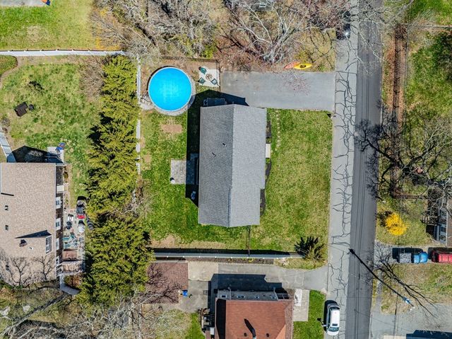 14 Grandview Ave, Fairhaven, MA 02719