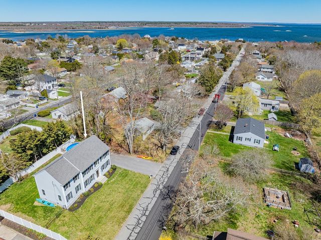 14 Grandview Ave, Fairhaven, MA 02719