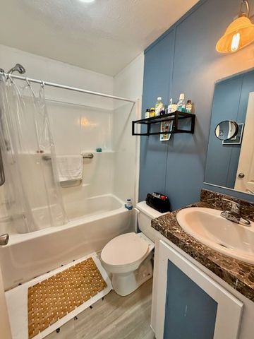 521 Forest Park, Middletown, RI 02842