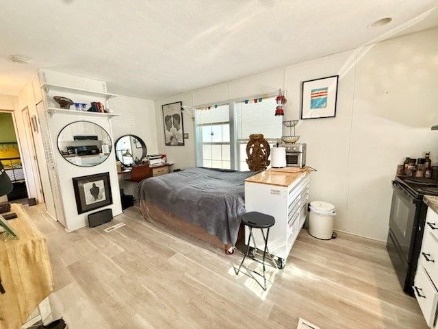 521 Forest Park, Middletown, RI 02842