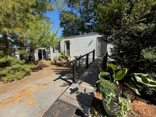 521 Forest Park, Middletown, RI 02842