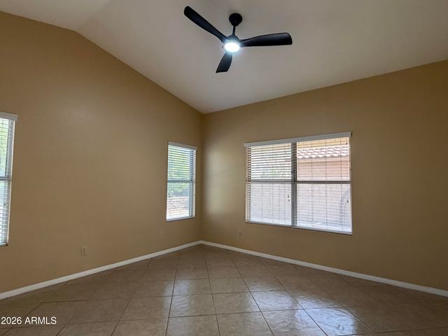 7568 W KERRY Lane, Glendale, AZ 85308