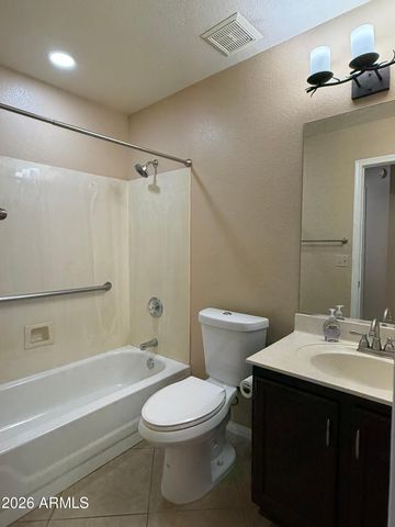 7568 W KERRY Lane, Glendale, AZ 85308