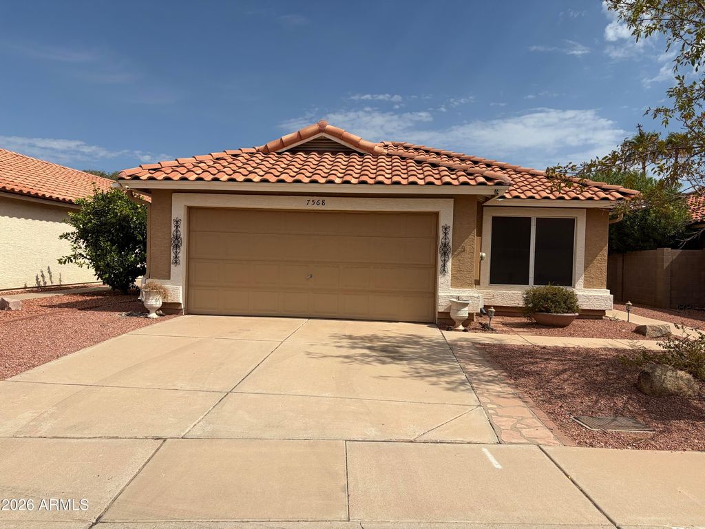7568 W KERRY Lane, Glendale, AZ 85308