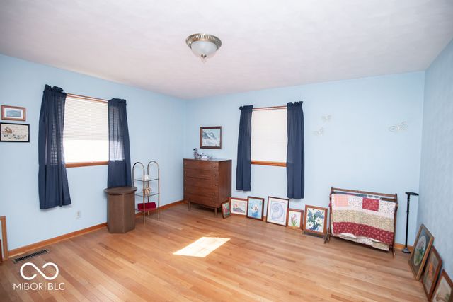 174 E Norris Hts, North Vernon, IN 47265