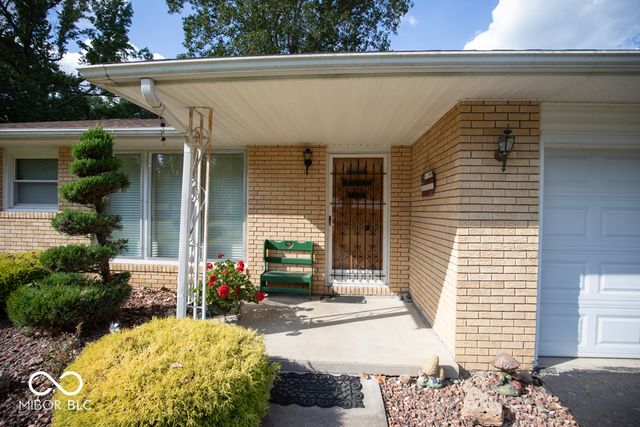 174 E Norris Hts, North Vernon, IN 47265