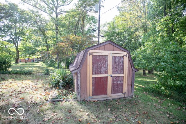 174 E Norris Hts, North Vernon, IN 47265