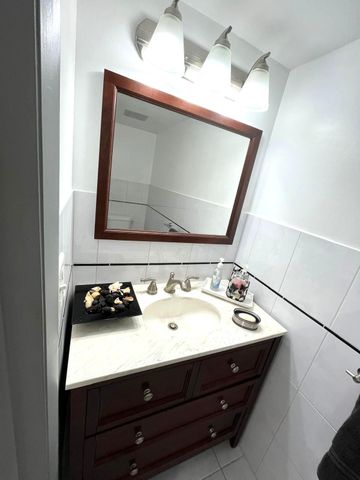 4092 Inverrary Drive Unit B12, Lauderhill, FL 33319