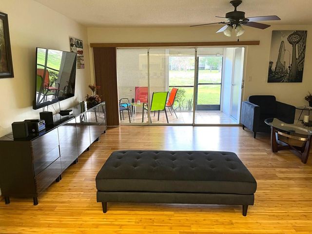 4092 Inverrary Drive Unit B12, Lauderhill, FL 33319