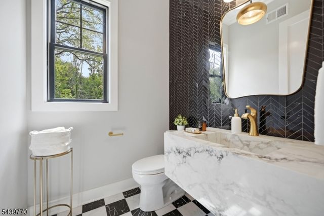 1 Clive Hills Rd, Millburn Twp., NJ 07078