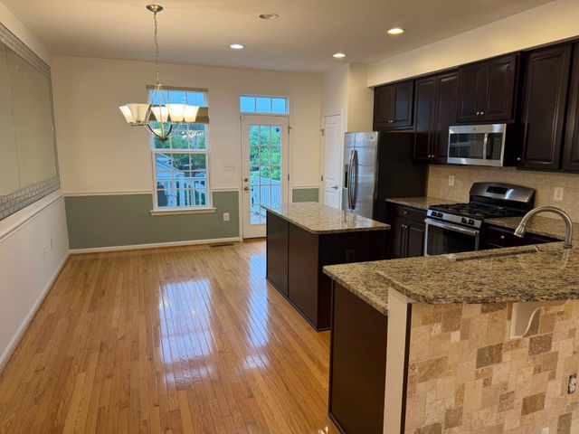 14600 FEATHERSTONE GATE DR, Woodbridge, VA 22191
