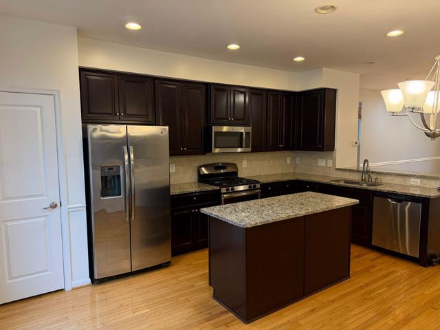 14600 FEATHERSTONE GATE DR, Woodbridge, VA 22191