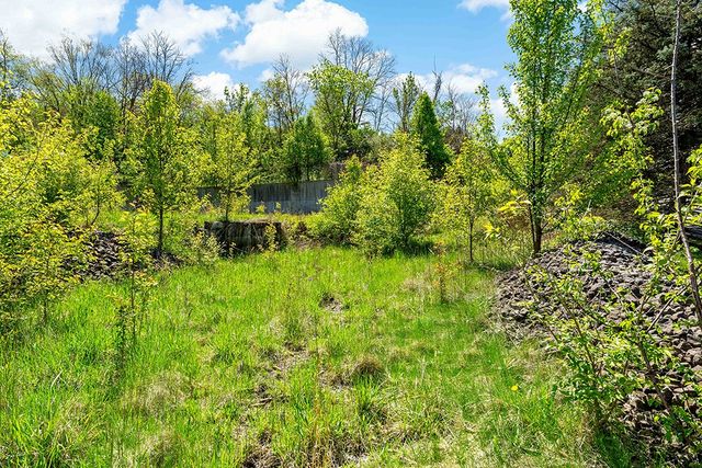 502 Glass Rd, Robinson Twp - Nwa, PA 15205