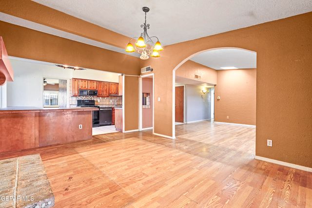 9849 MINUTEMAN Street, El Paso, TX 79924