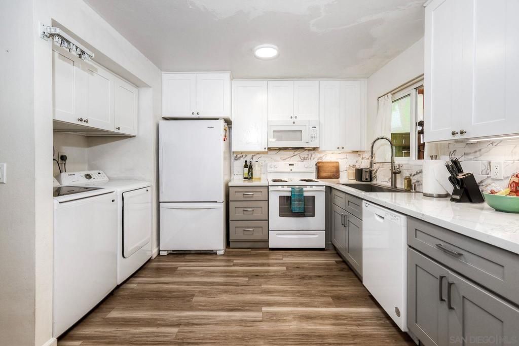 Image 2 of property listing at 10029 Santana Ranch Lane, Santee, CA 92071