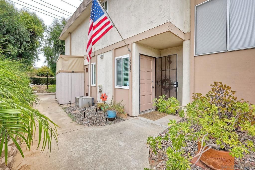 Image 32 of property listing at 10029 Santana Ranch Lane, Santee, CA 92071