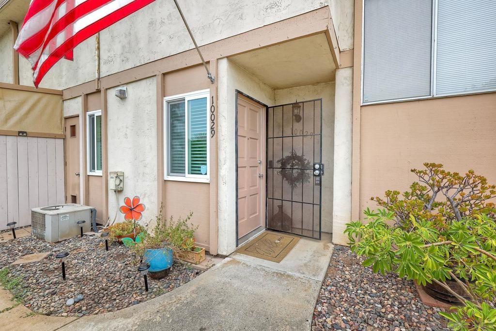 Image 33 of property listing at 10029 Santana Ranch Lane, Santee, CA 92071