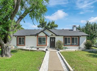 1015 E Peters Colony Road, Carrollton, TX 75007