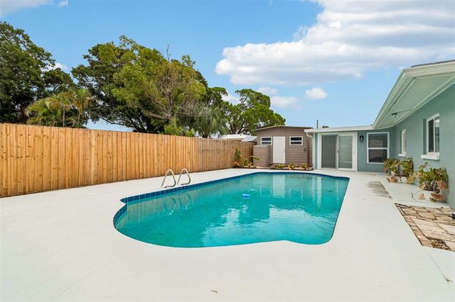 403 DRIFTWOOD DRIVE W, Palm Harbor, FL 34683