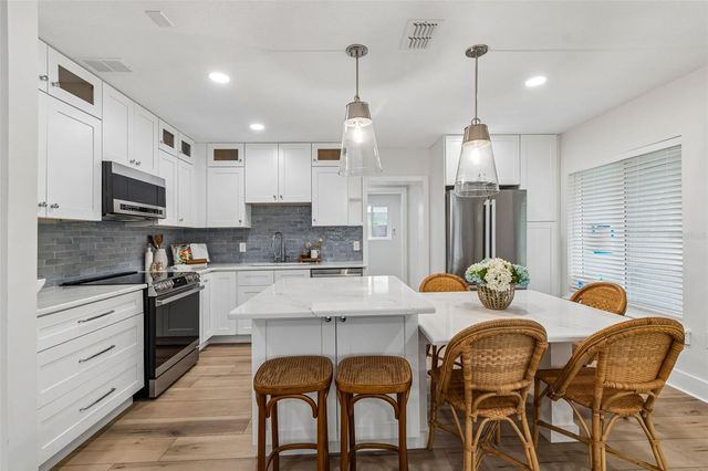 403 DRIFTWOOD DRIVE W, Palm Harbor, FL 34683
