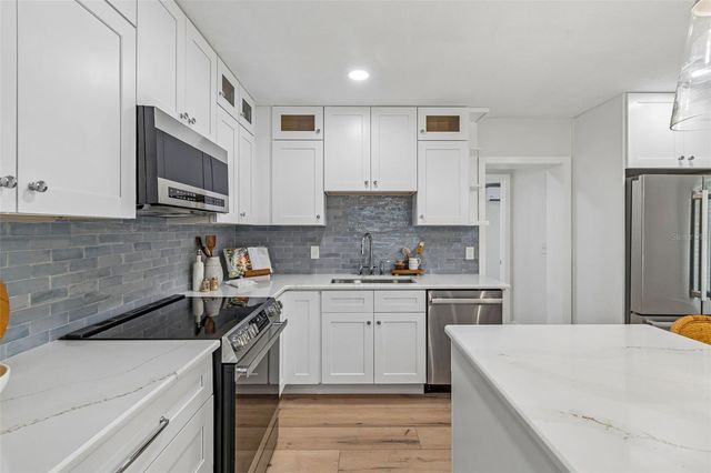 403 DRIFTWOOD DRIVE W, Palm Harbor, FL 34683