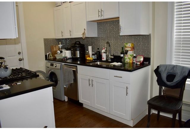 3817 N Greenview Avenue 3W, Chicago, IL 60613