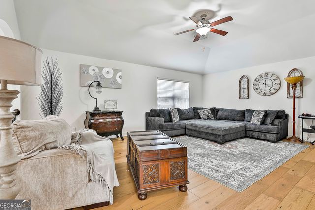 1907 Standing Rock Road, Senoia, GA 30276