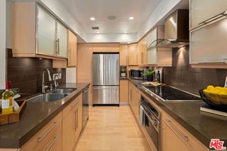 1221 N Kings Road 307, West Hollywood, CA 90069