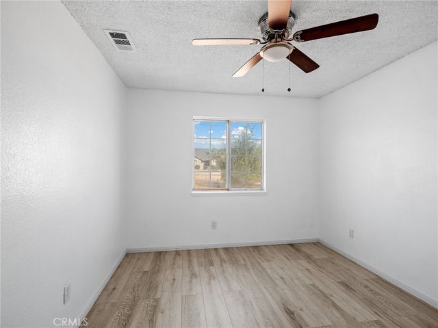 18063 Catalpa Street., Hesperia, CA 92345