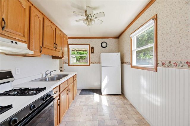 1304 CANNING Street, Council Bluffs, IA 51503