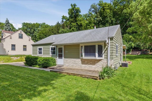 1304 CANNING Street, Council Bluffs, IA 51503