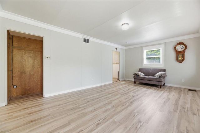 1304 CANNING Street, Council Bluffs, IA 51503