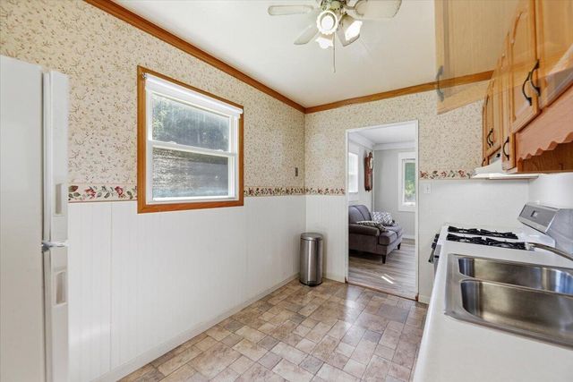 1304 CANNING Street, Council Bluffs, IA 51503