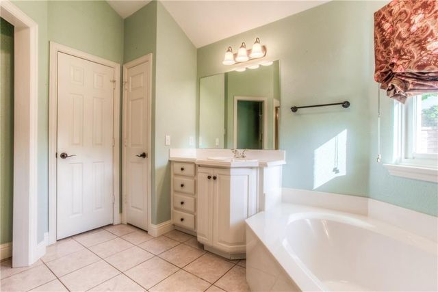 3200 Riverwood Drive, Fort Worth, TX 76116