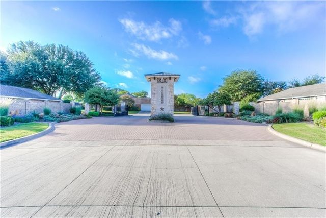 3200 Riverwood Drive, Fort Worth, TX 76116