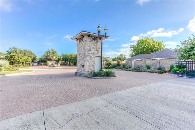 3200 Riverwood Drive, Fort Worth, TX 76116