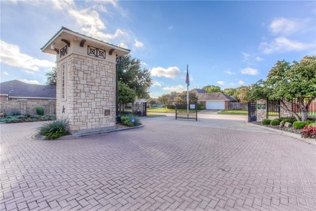 3200 Riverwood Drive, Fort Worth, TX 76116