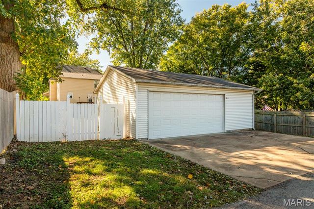 6953 Arthur Avenue, St Louis, MO 63139