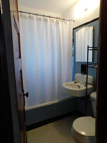 4058 N 7th STREET, Milwaukee, WI 53209