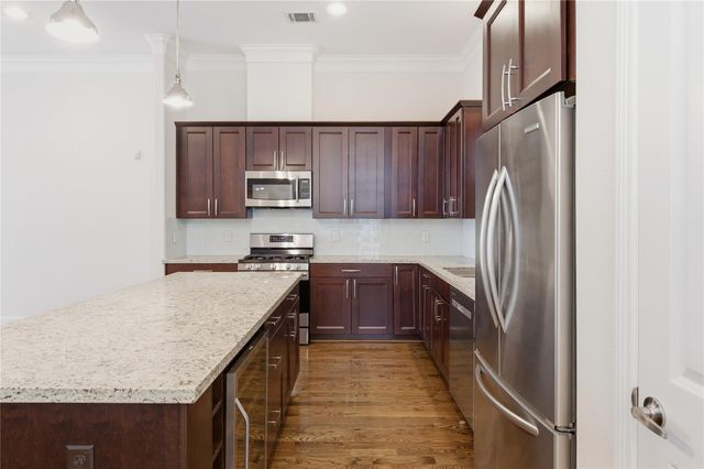 960 W 24th Street, Houston, TX 77008