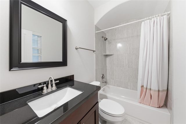960 W 24th Street, Houston, TX 77008