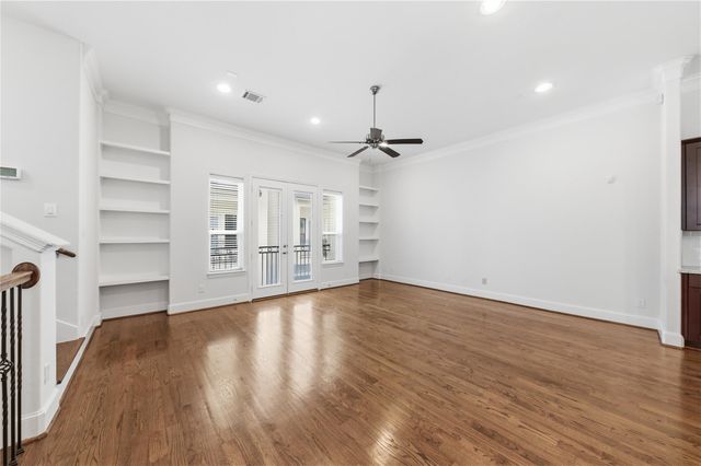 960 W 24th Street, Houston, TX 77008
