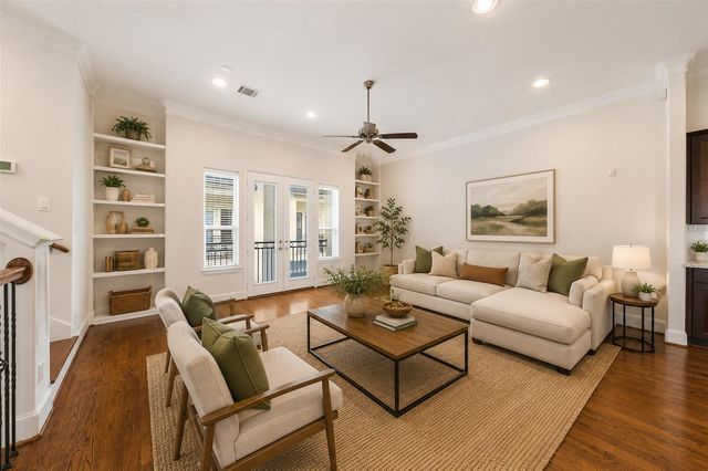 960 W 24th Street, Houston, TX 77008