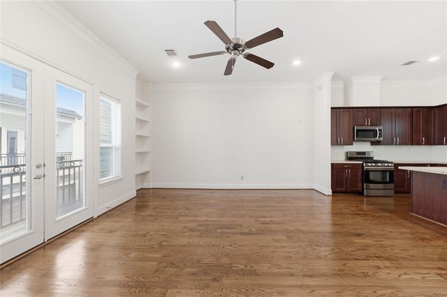 960 W 24th Street, Houston, TX 77008