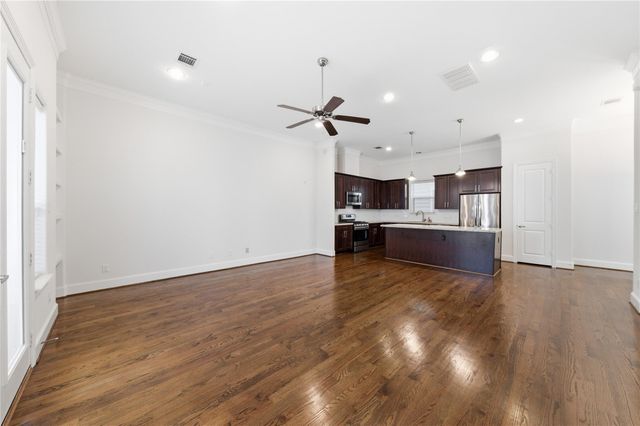 960 W 24th Street, Houston, TX 77008