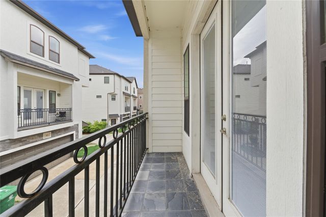 960 W 24th Street, Houston, TX 77008