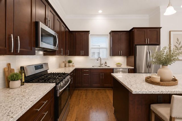960 W 24th Street, Houston, TX 77008