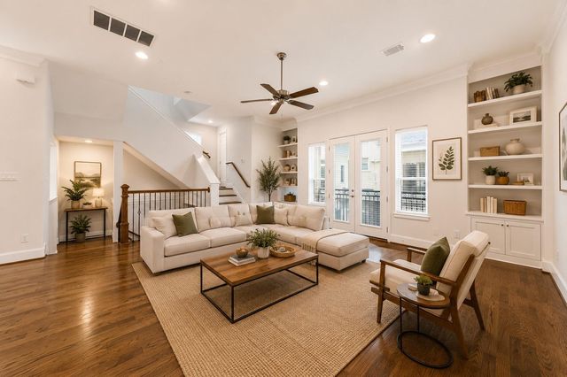960 W 24th Street, Houston, TX 77008