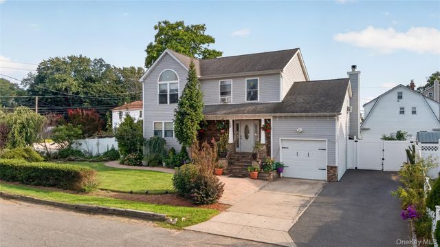 139 Smith Street, Amityville, NY 11701